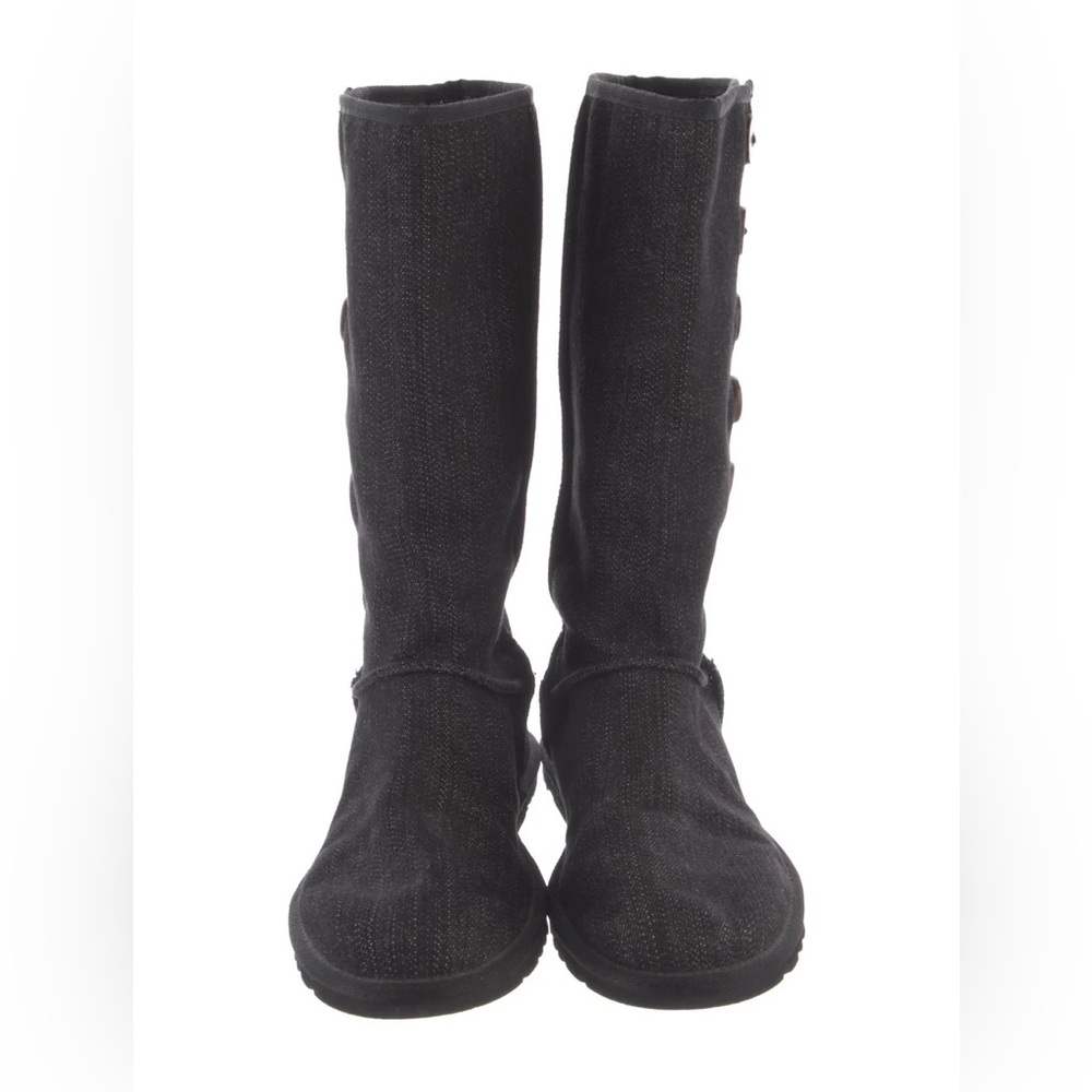 UGG Boots - Picture 4 of 8